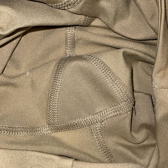 Girlfriend Collective Womens Wide Elastic Waistband Capri Leggings Tan Size XS - Picture 7 of 8